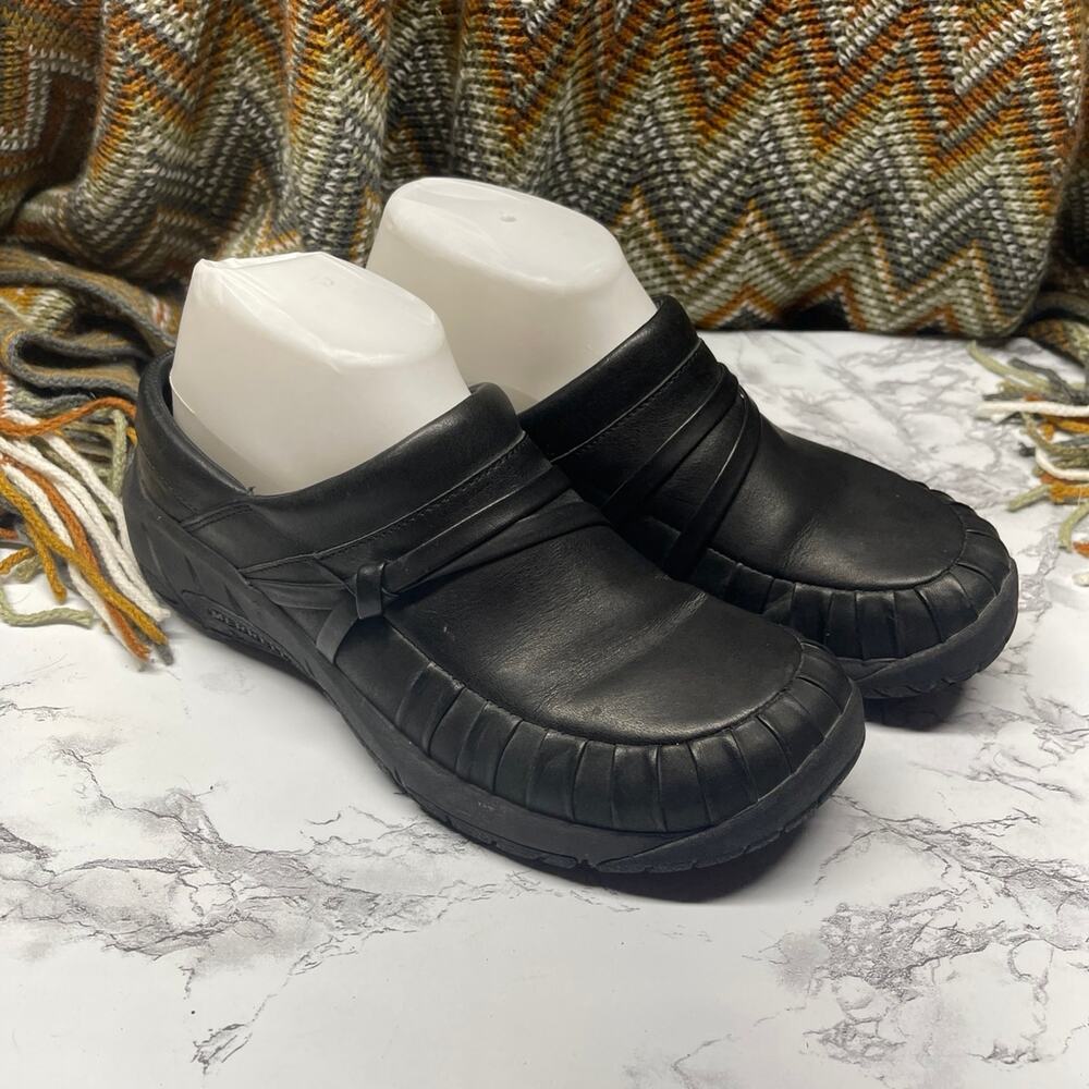 Merrell Select Grip Leather Loafer size 7.5 Black Worn Once